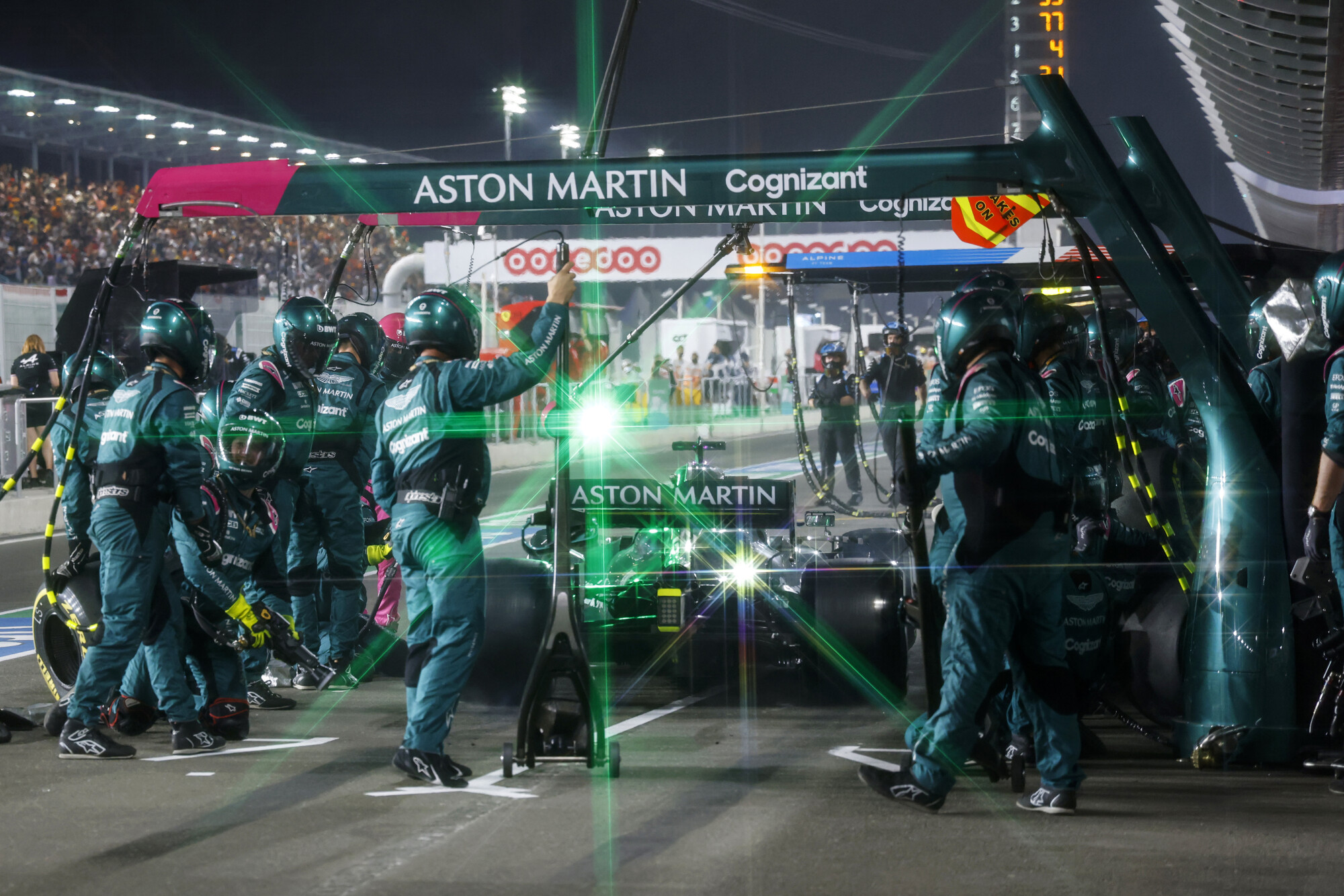 Aston-martin-team