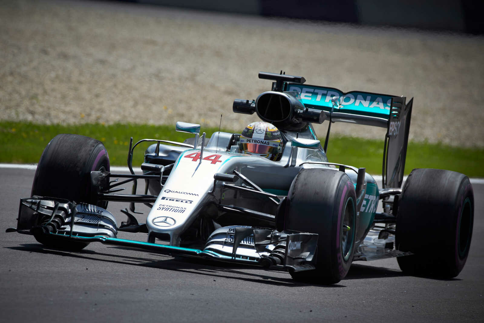 Lewis_Hamilton_Mercedes_AMG_F1_F1_GP_Oostenrijk_2016_Q