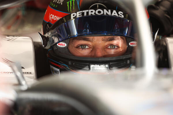 George Russell in de auto testdagen Bahrein 2022