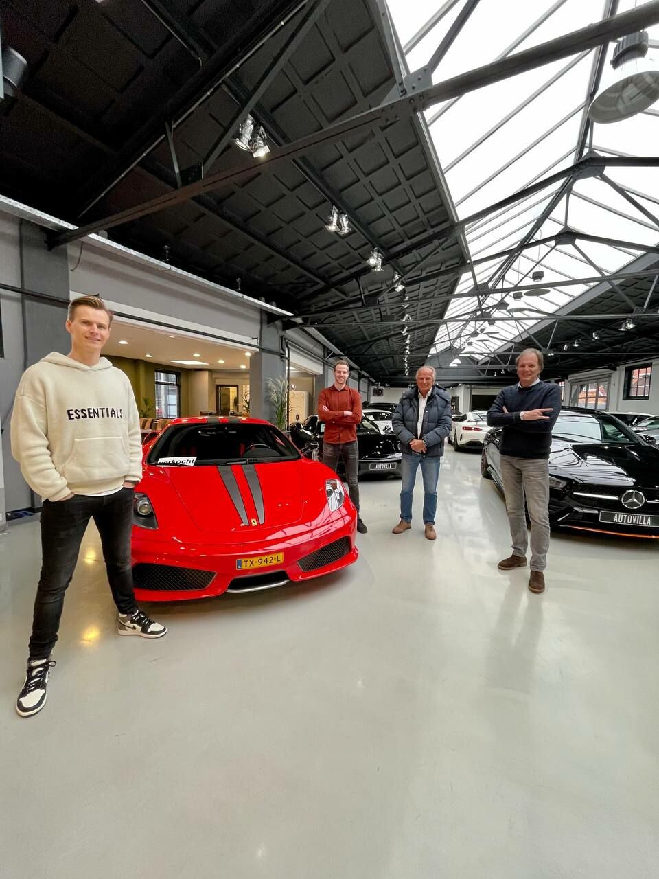 photo5819155871597442540