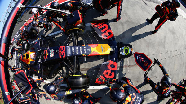1920x1080-Max-Verstappen-Red-Bull-Racing-GP-Australië-01-2019