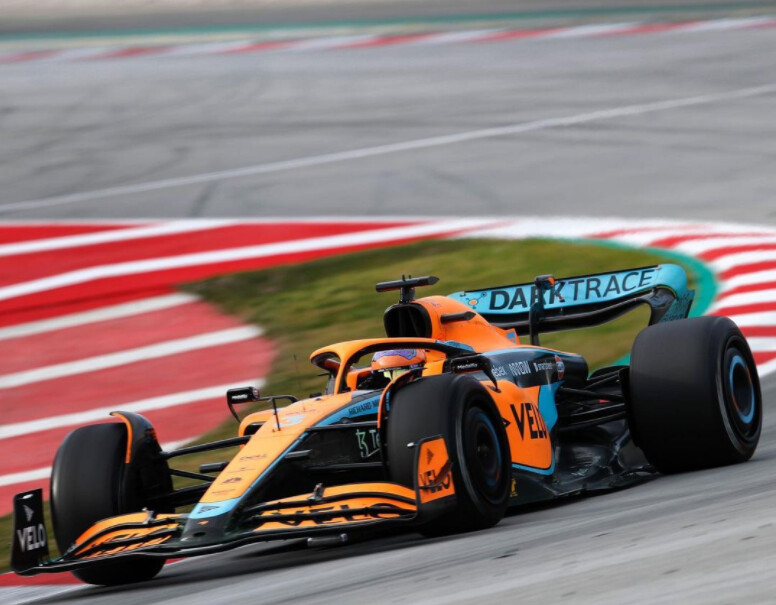 Daniel Ricciardo in de McLaren tweede testdag Barcelona 2022
