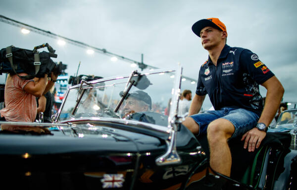 P-20170917-00792_news