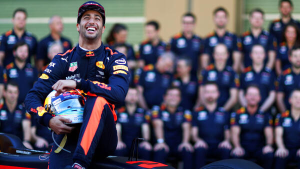 1920x1080-Daniel-Ricciardo-Red-Bull-Racing-GP-Abu-Dhabi-2017