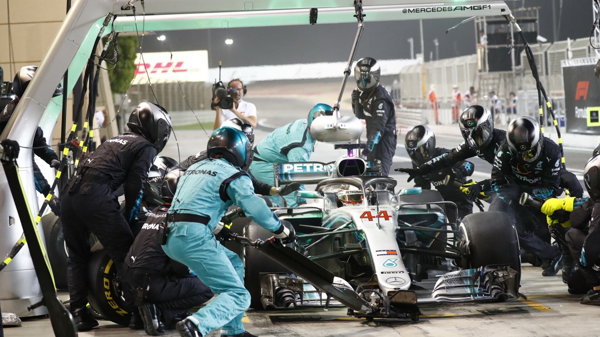 1920x1080-Lewis-Hamilton-Mercedes-GP-Bahrein-2018