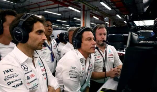 d'Ambrosio naast Toto Wolff