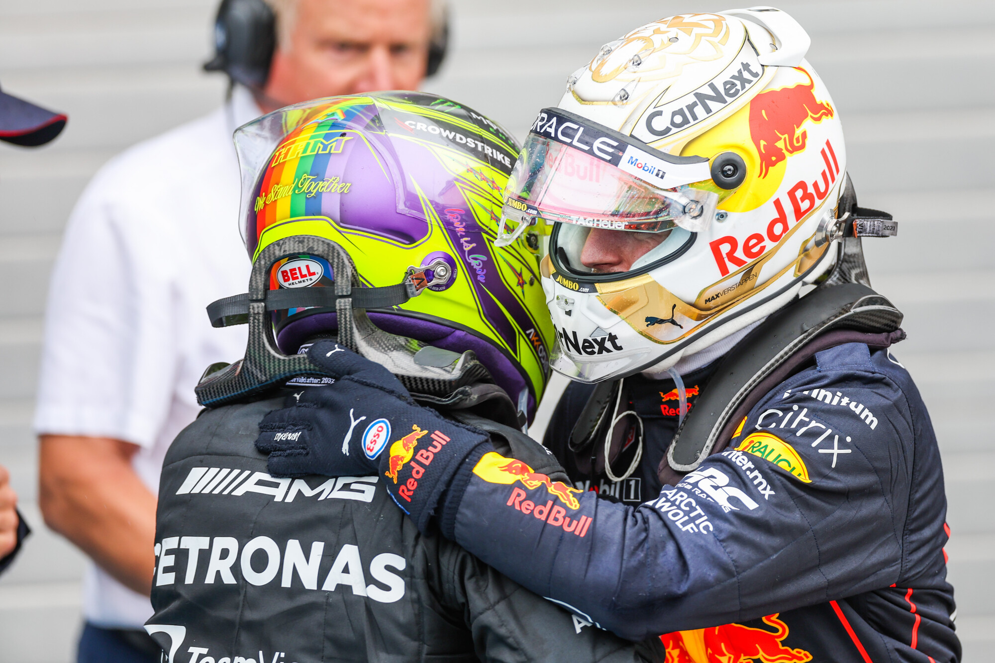 Verstappen en Hamilton omhelsing - Hongarije 2022