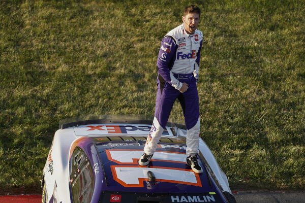 denny hamlin nascar winnaar