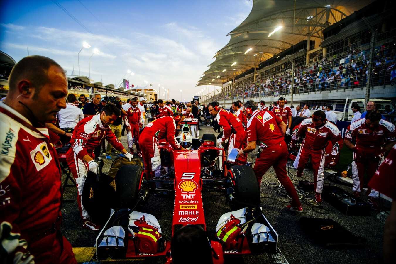 Sebastian_Vettel_Ferrari_F1_GP_Bahrein