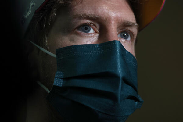 GP2122_142009125A5954