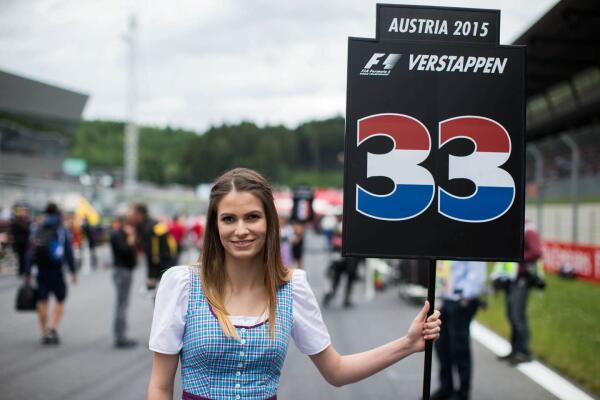 025_Grid_girl_Verstappen_Scuderia_Toro_Rosso_GP_Oostenrijk