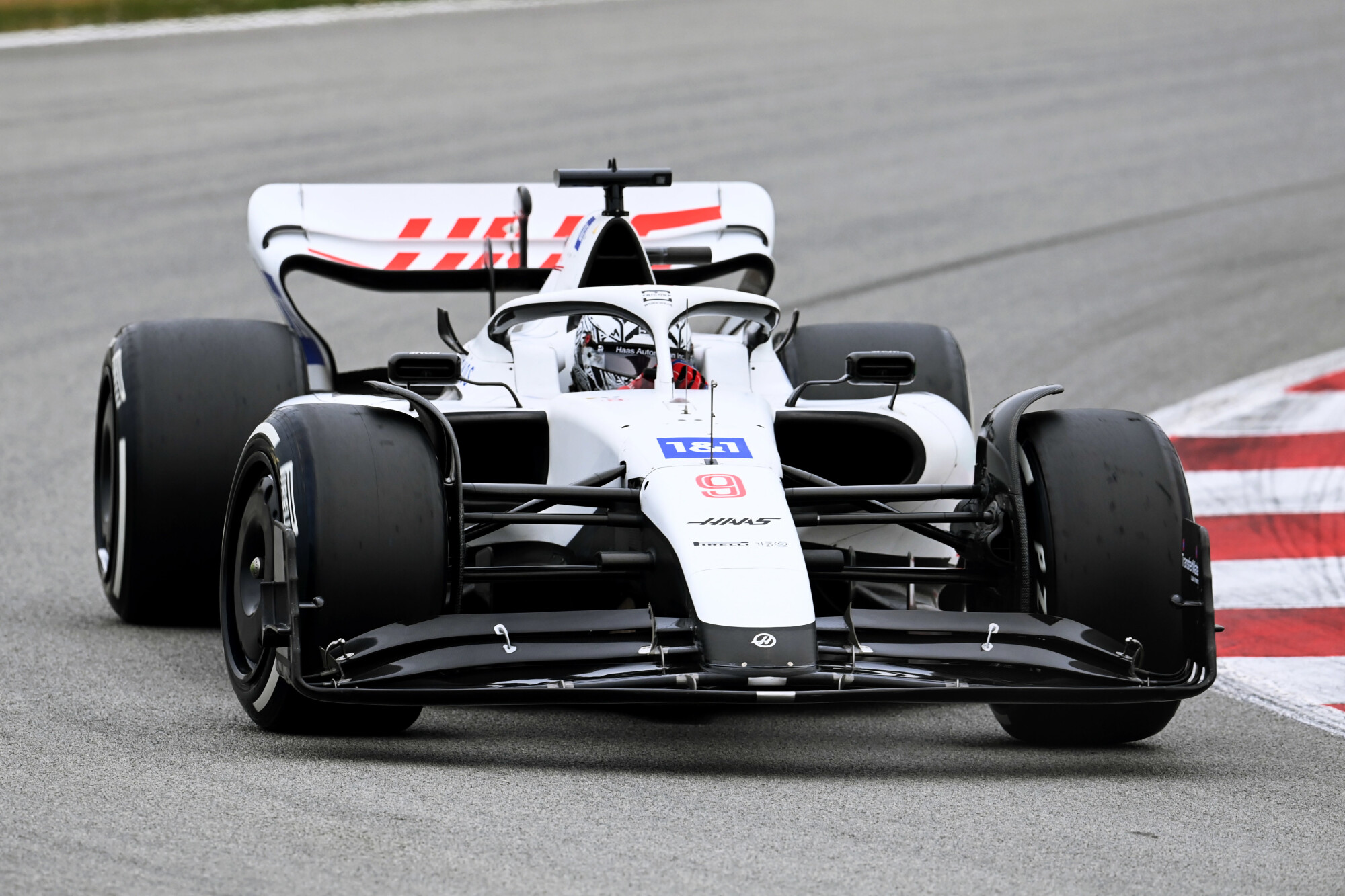 Nikita Mazepin rijdt de Haas testdagen Barcelona 2022