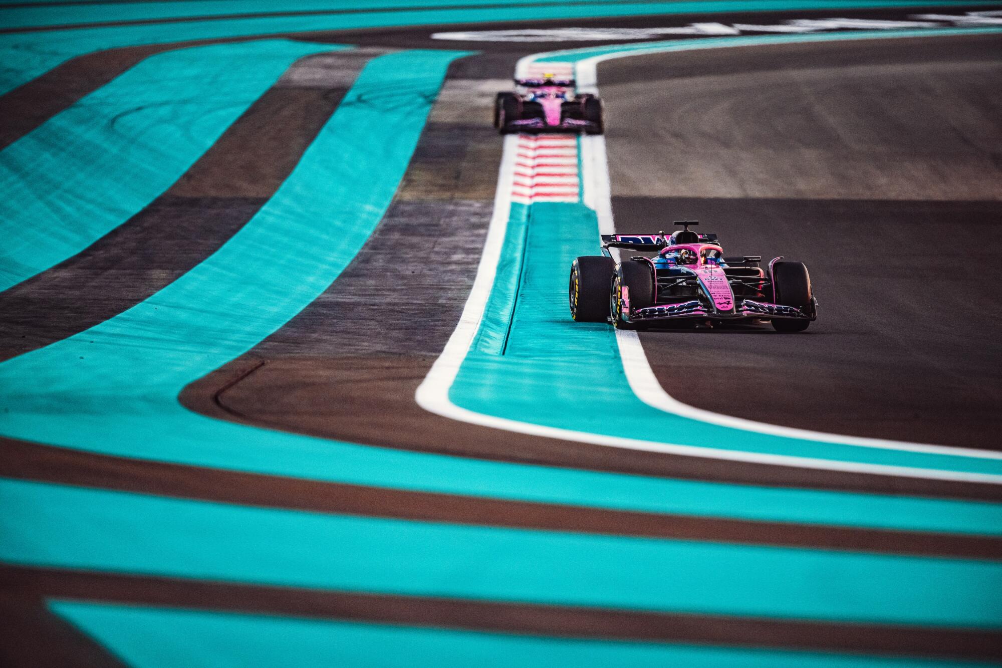 Pierre Gasly Franco Colapinto auto Alpine race zondag Abu Dhabi 2025