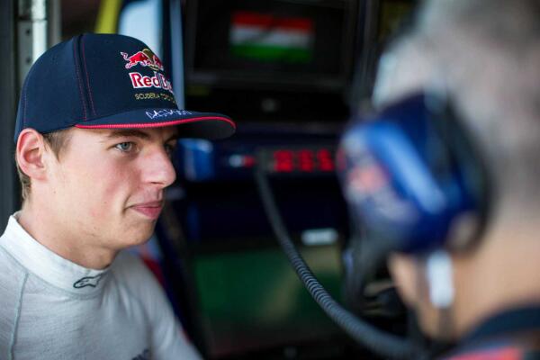Max_Verstappen_Scuderia_Toro_Rosso_2015_Grand_Prix_Hongarije
