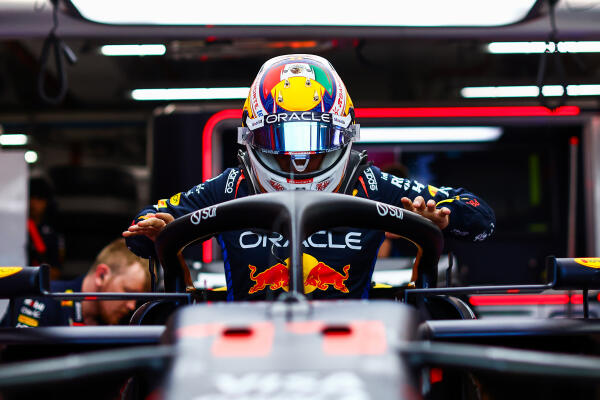 Perez stapt in auto Singapore