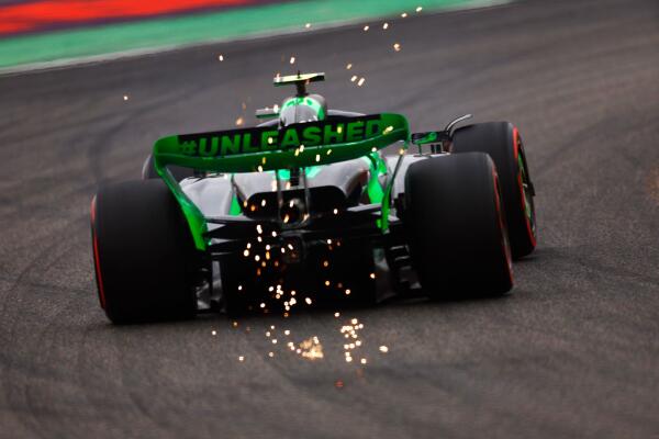 kick sauber china 2024