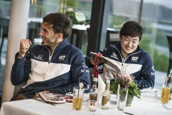 SI202106210036_hires_jpeg_24bit_rgb