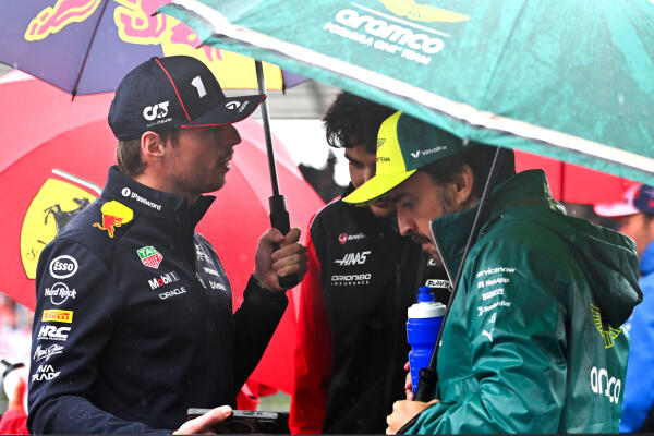 Max Verstappen en Fernando Alonso (2)