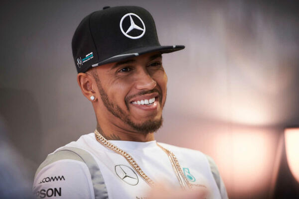 Lewis_Hamilton_Mercedes_AMG_F1_GP_Rusland