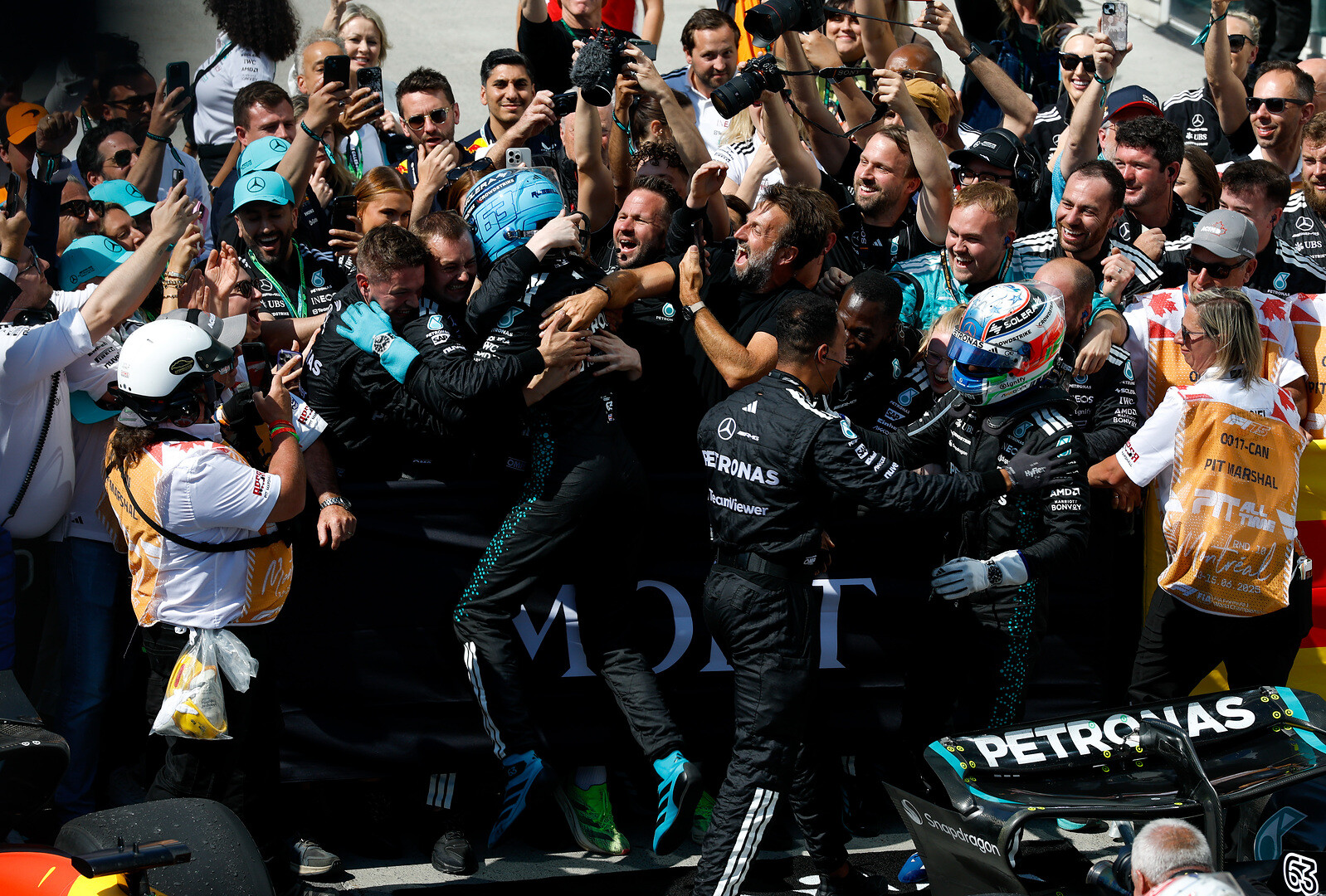 Mercedes viert feest na winst GP Canada 2025