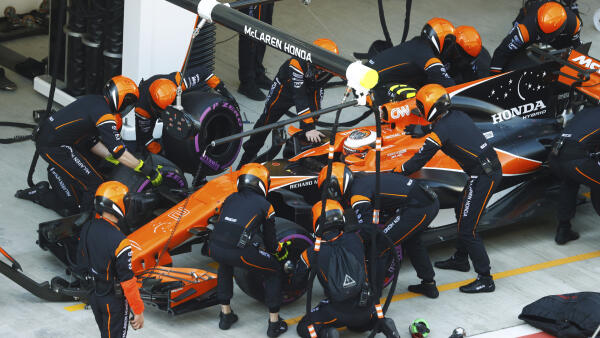 1920x1080-Stoffel-Vandoorne-McLaren-GP-Rusland