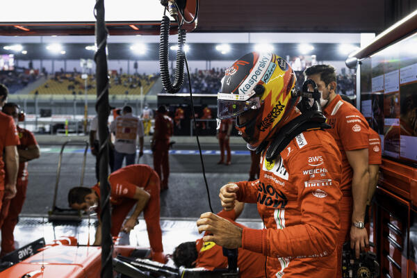 210239-scuderia-ferrari-qatar-gp-2021-saturday