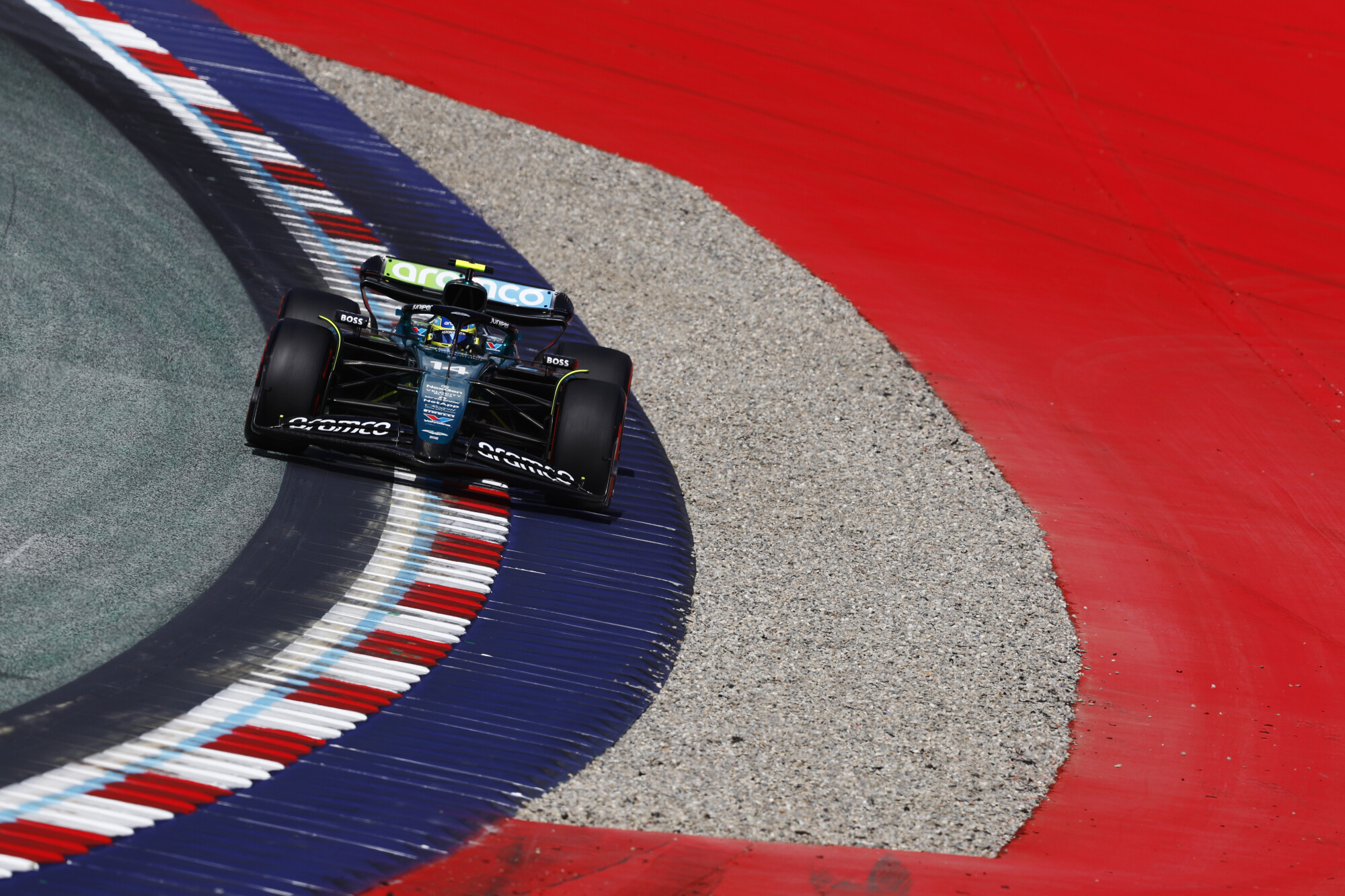 GP2411_151724_I6A1911