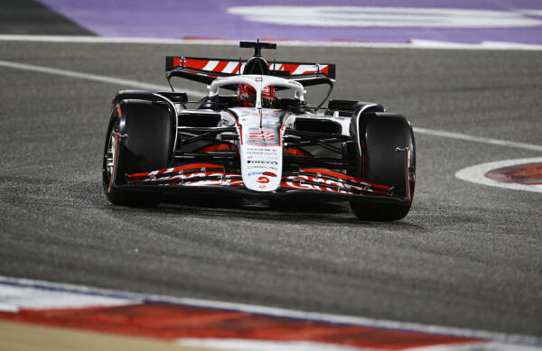 Haas Bahrein 2025