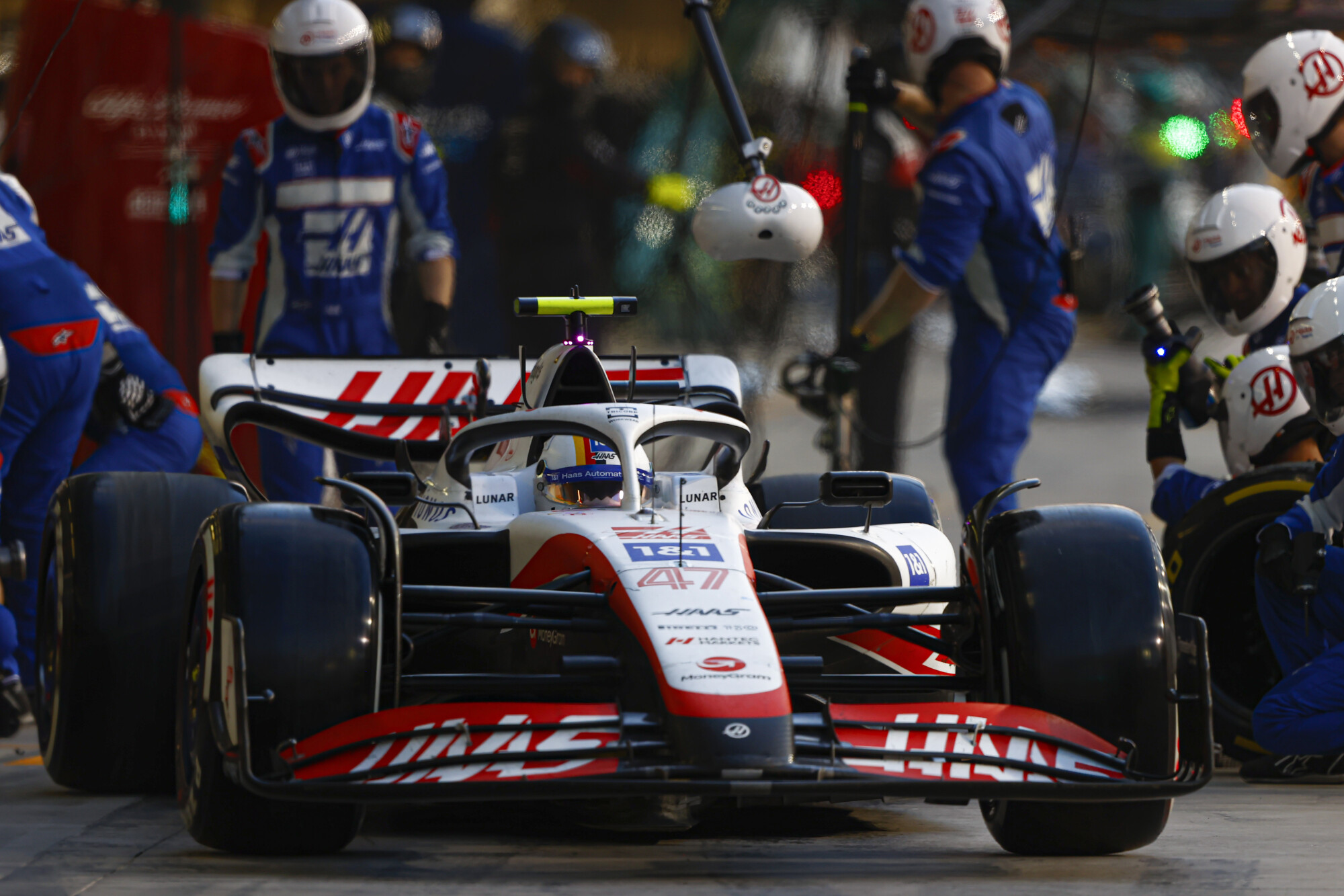 Mick Schumacher auto zondag Abu Dhabi