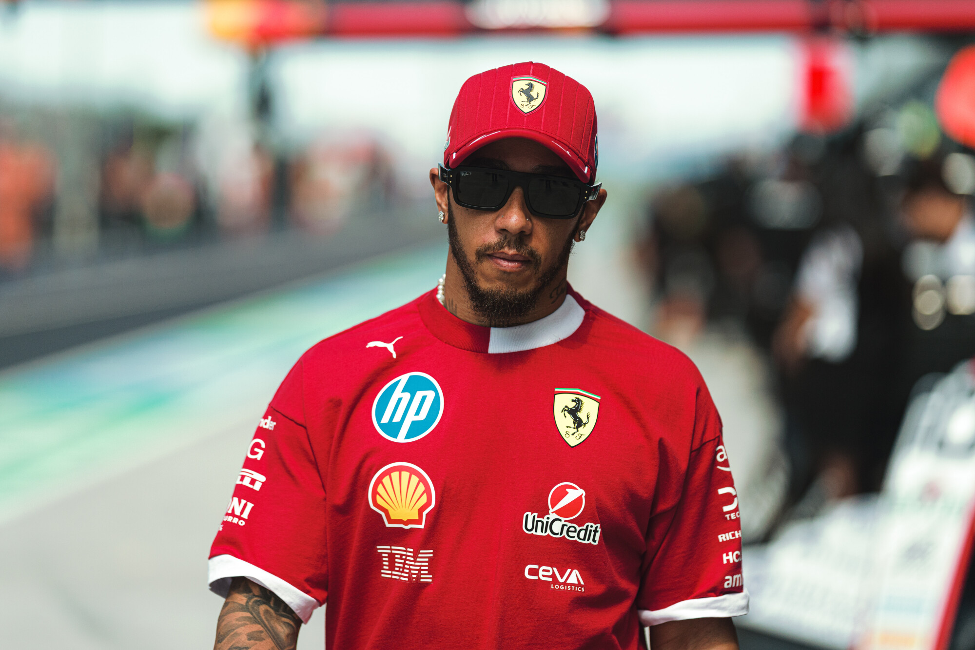 Lewis Hamilton garage Hongarije 2025
