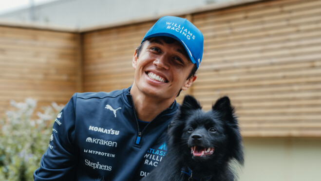 Alexander Albon hond 2025