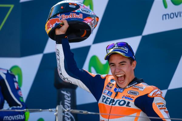 images_2016_MotoGP_09_160925-ARA-marquez-podium