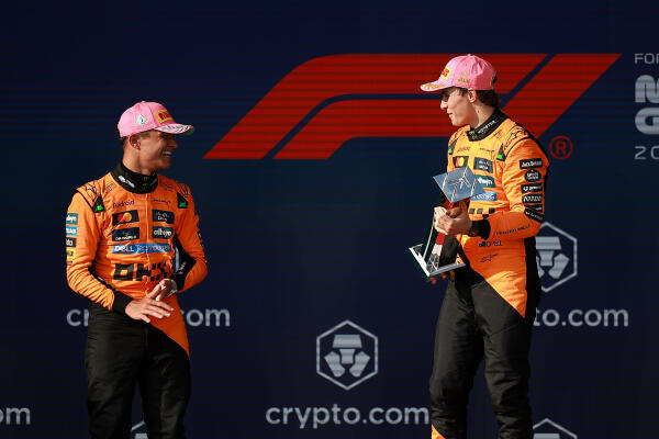 Lando Norris Oscar Piastri podium race zondag Miami 2025