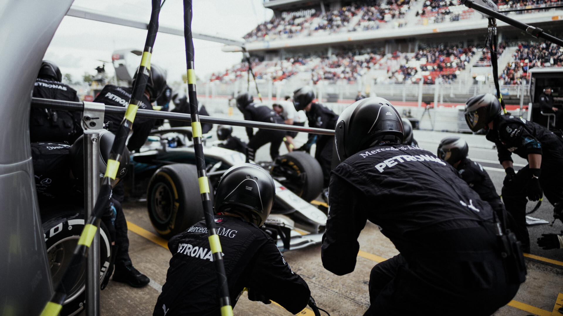 1920x1080-Pits-Mercedes-GP-Spanje-2018