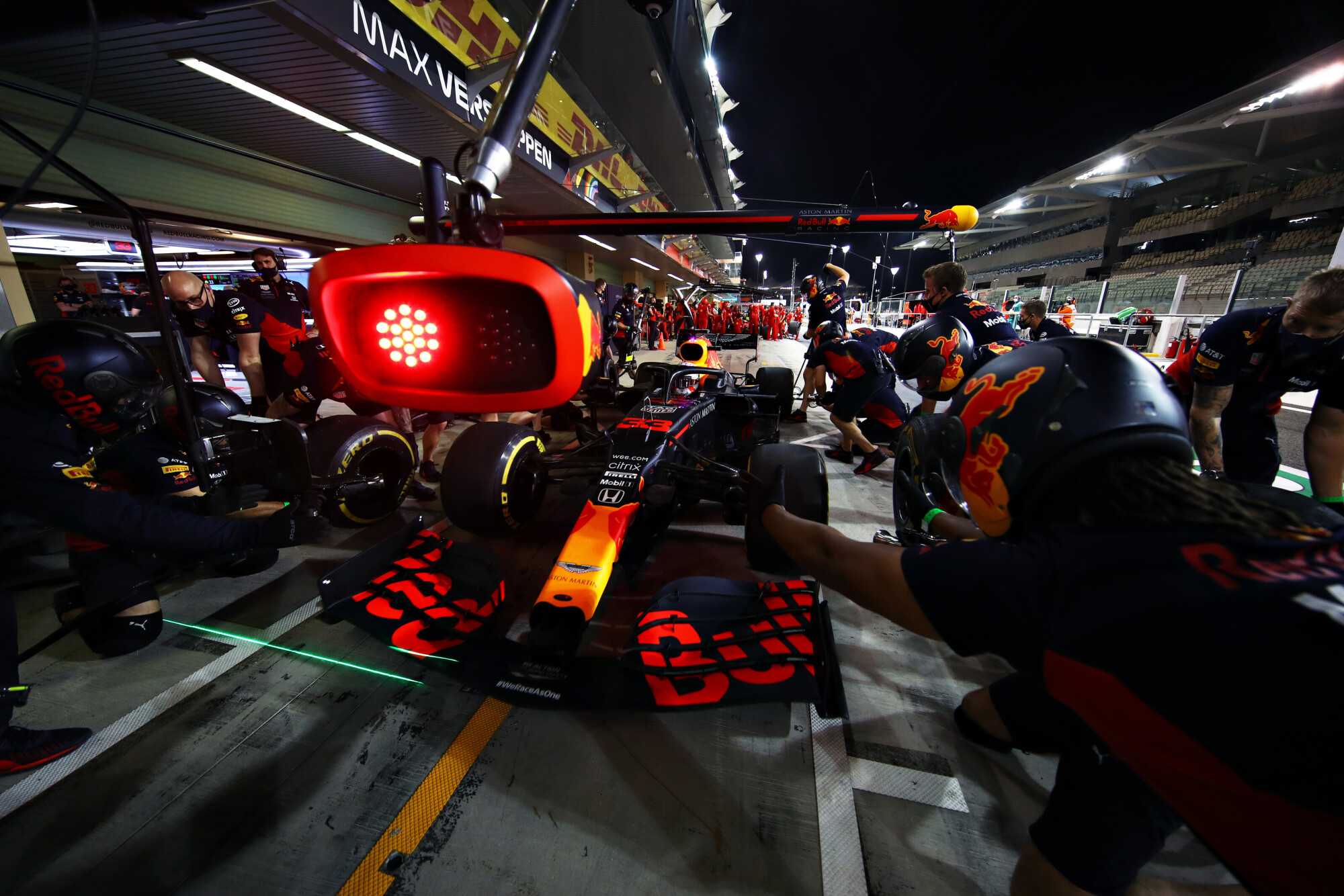 Red-Bull-Abu-Dhabi-rb16