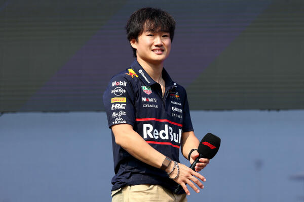 Yuki Tsunoda podium persconferentie zaterdag Abu Dhabi 2025