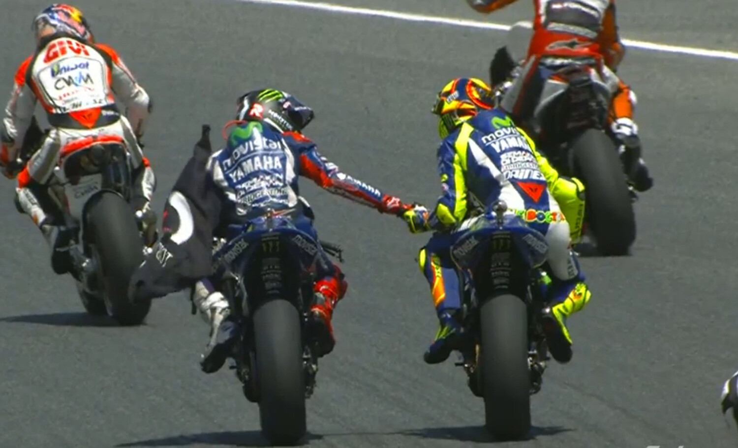 images_MotoGP_2015_juni_150614_CAT_MotoGP_finish