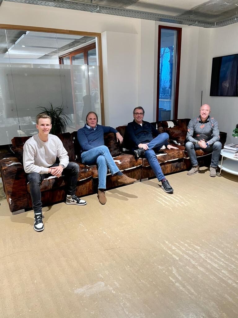 75598d18-1dac-476d-a8f4-0e751935f1a8