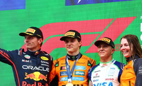 Verstappen, Piastri, Hadjar podium Zandvoort