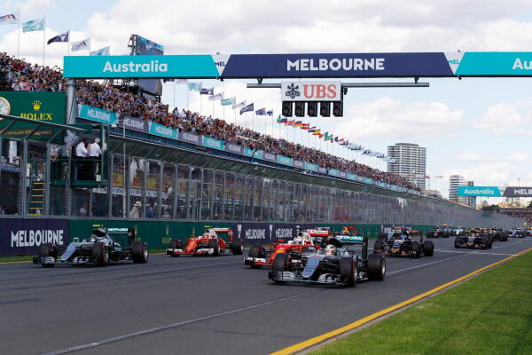 2016_australian_gp_race_016_3