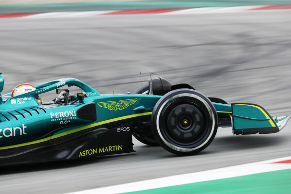 auto-aston-martin-2022