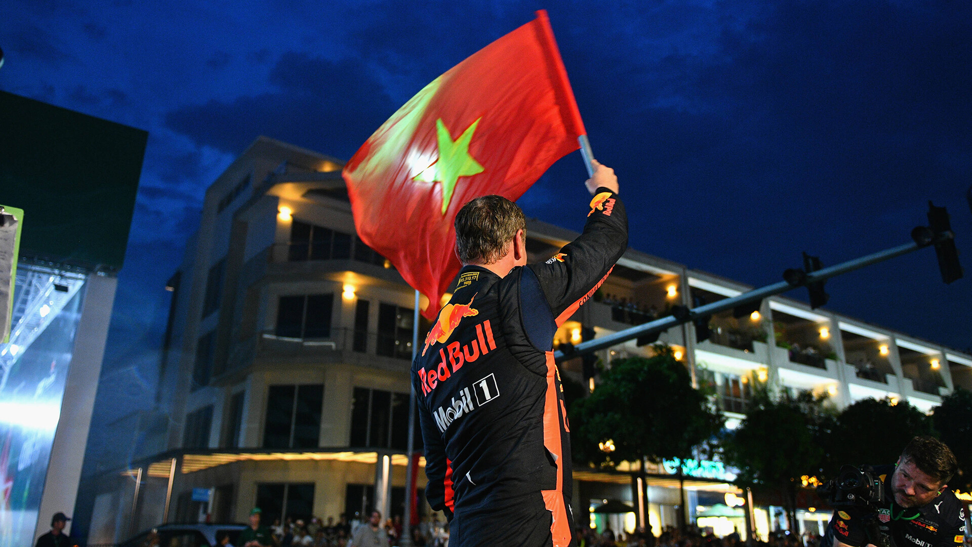 1920x1080-David-Coulthard-Red-Bull-Racing-Vietnam