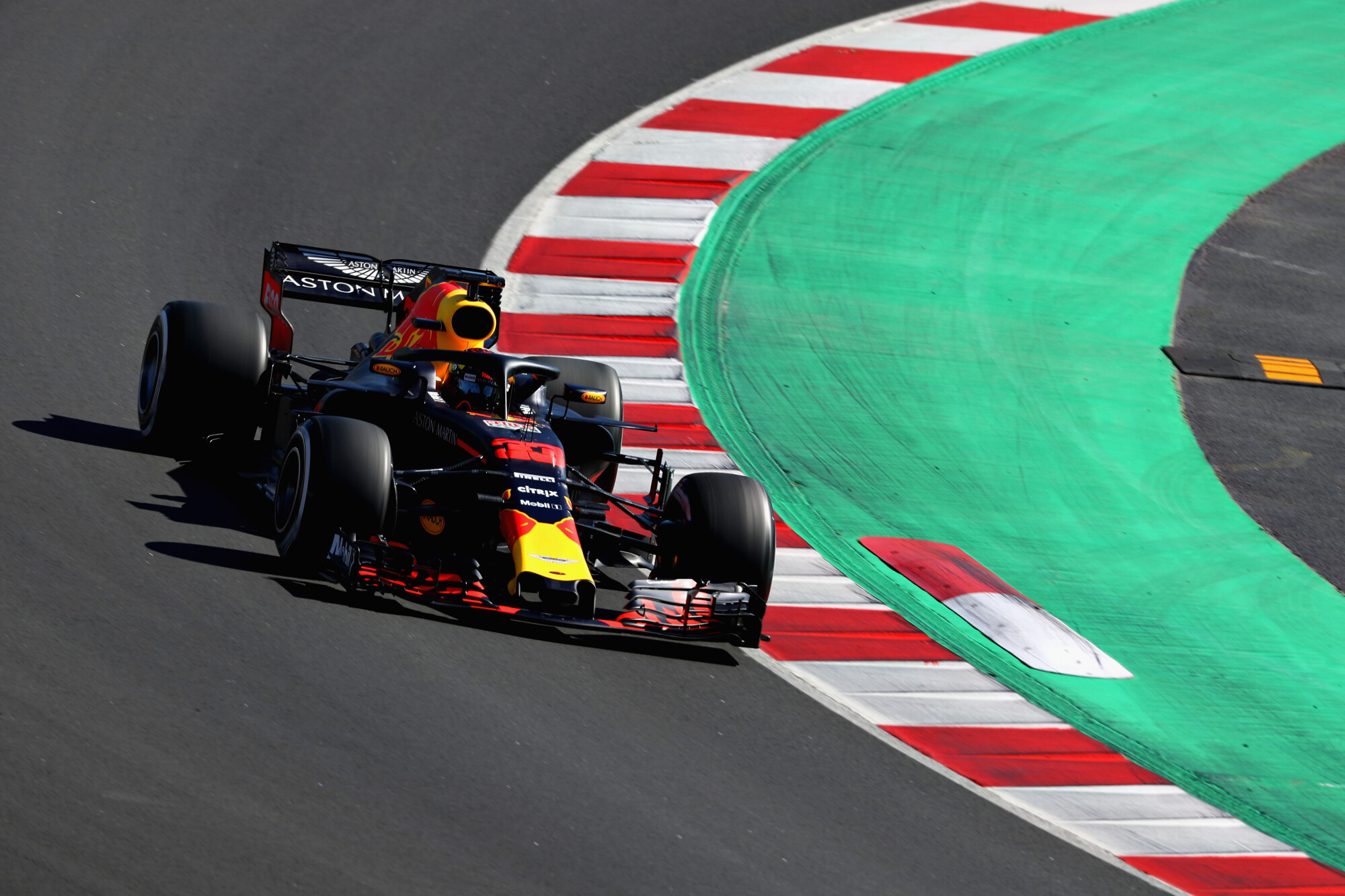 AP-1UYGAZTS12111_hires_jpeg_24bit_rgb