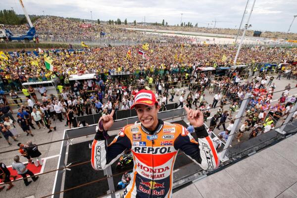 images_MotoGP_2015_september_150913_RSM_MotoGP-marquez