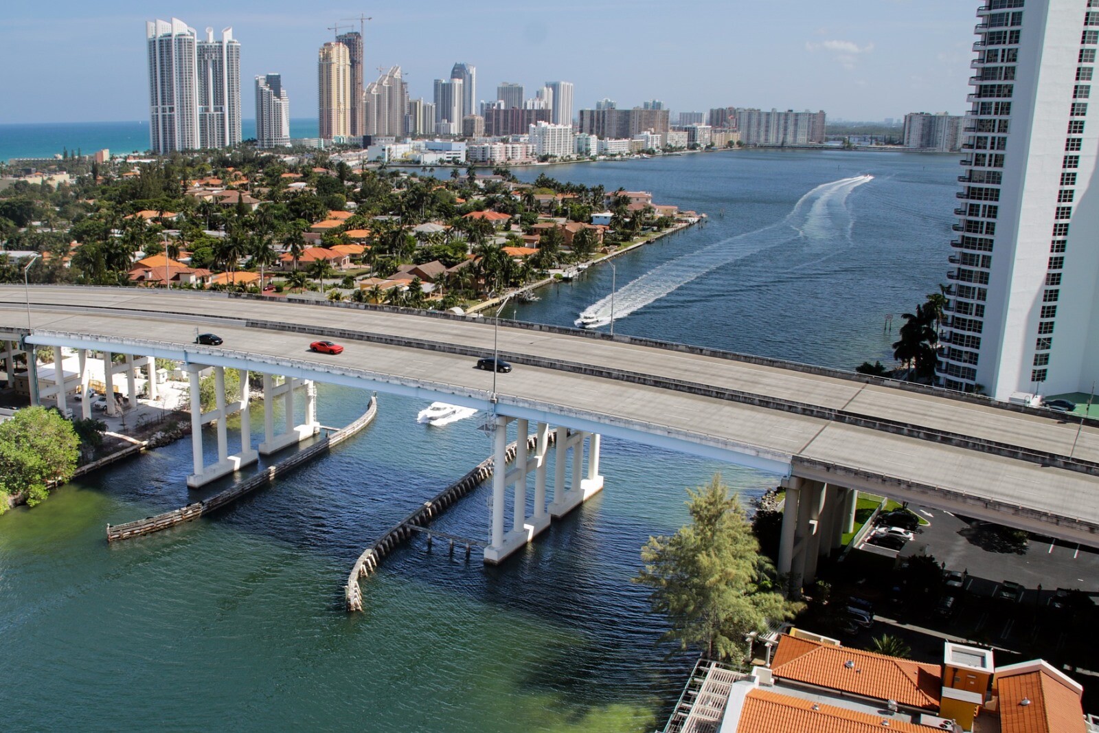 miami-beach-674068_1920