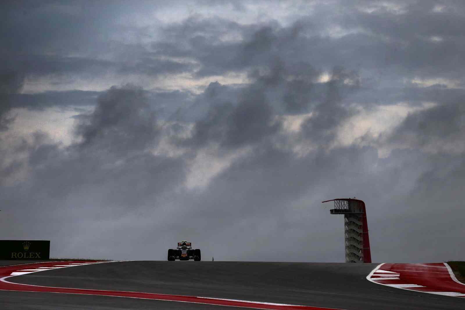 Carlos_Sainz_Scuderia_Toro_Rosso_US_Grand_Prix_FP