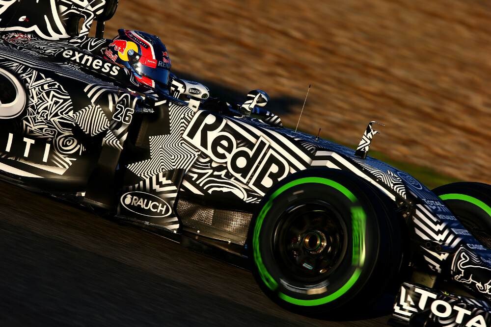 Daniil_Kvyat_Red_Bull_Racing_04feb2015_Jerez