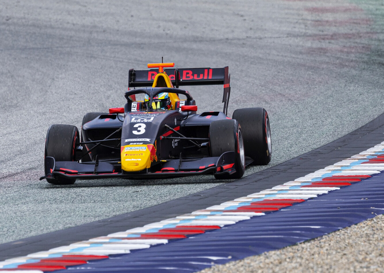 Lindblad wint sprintrace silverstone 2