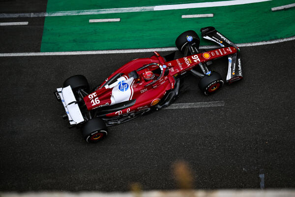 Charles Leclerc auto race Bakoe Azerbeidzjan 2025
