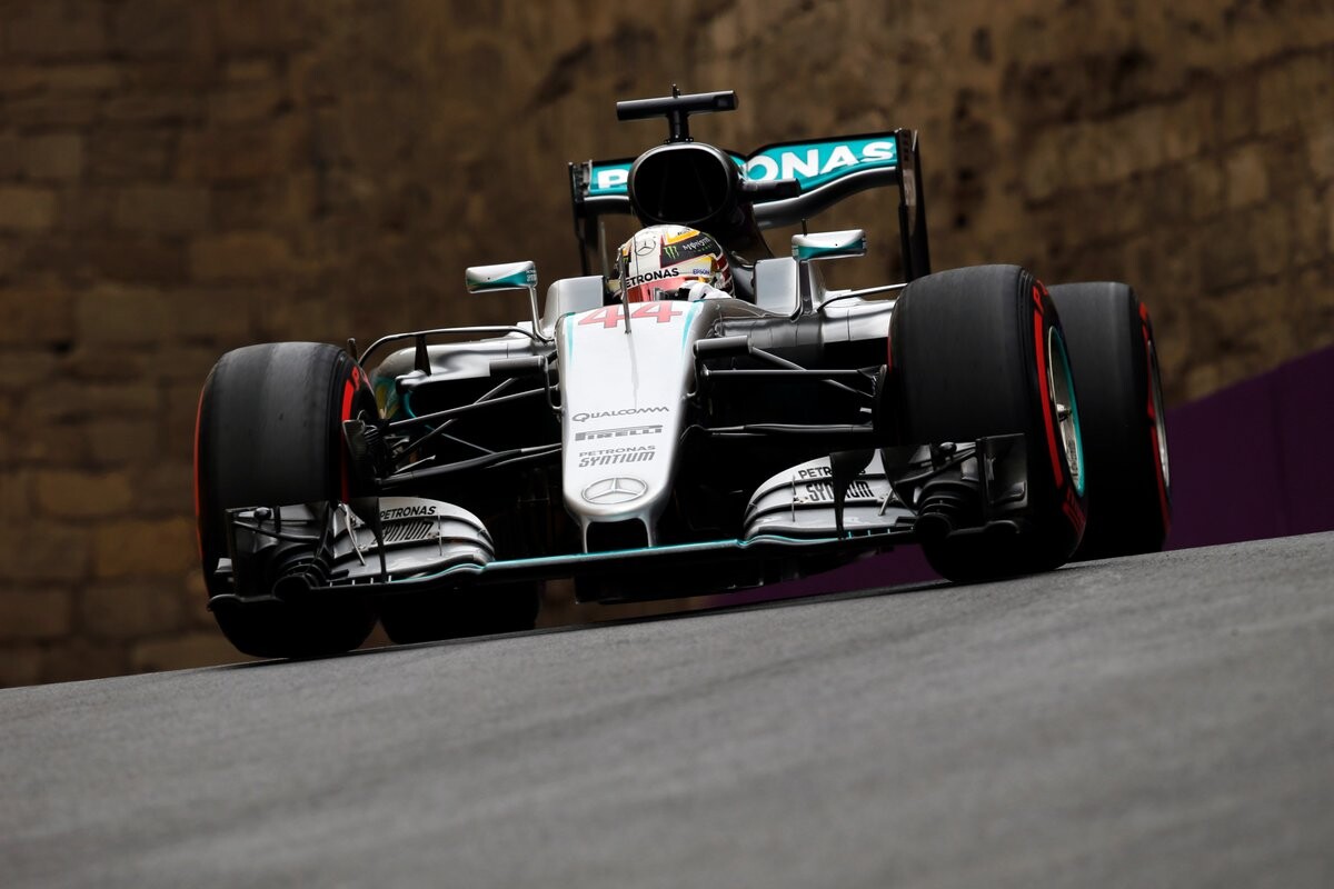 Lewis_Hamilton_Mercedes_AMG_F1_F1_GP_Europa_2016